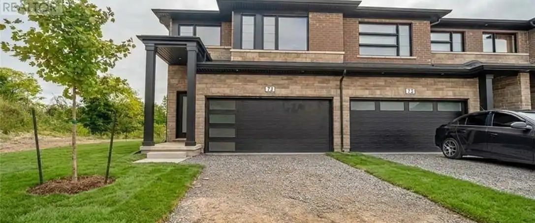72 - 4552 PORTAGE ROAD — 5 Bedroom - Photo 1