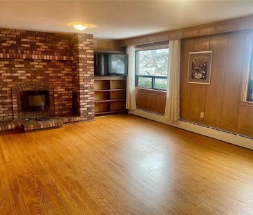 For Lease - 15 Willard Gardens, Toronto, Ontario - Photo 1