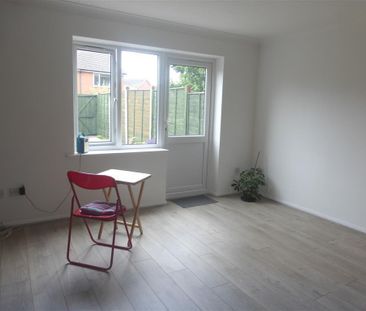 Grove Close, Scarning, DEREHAM - Photo 5