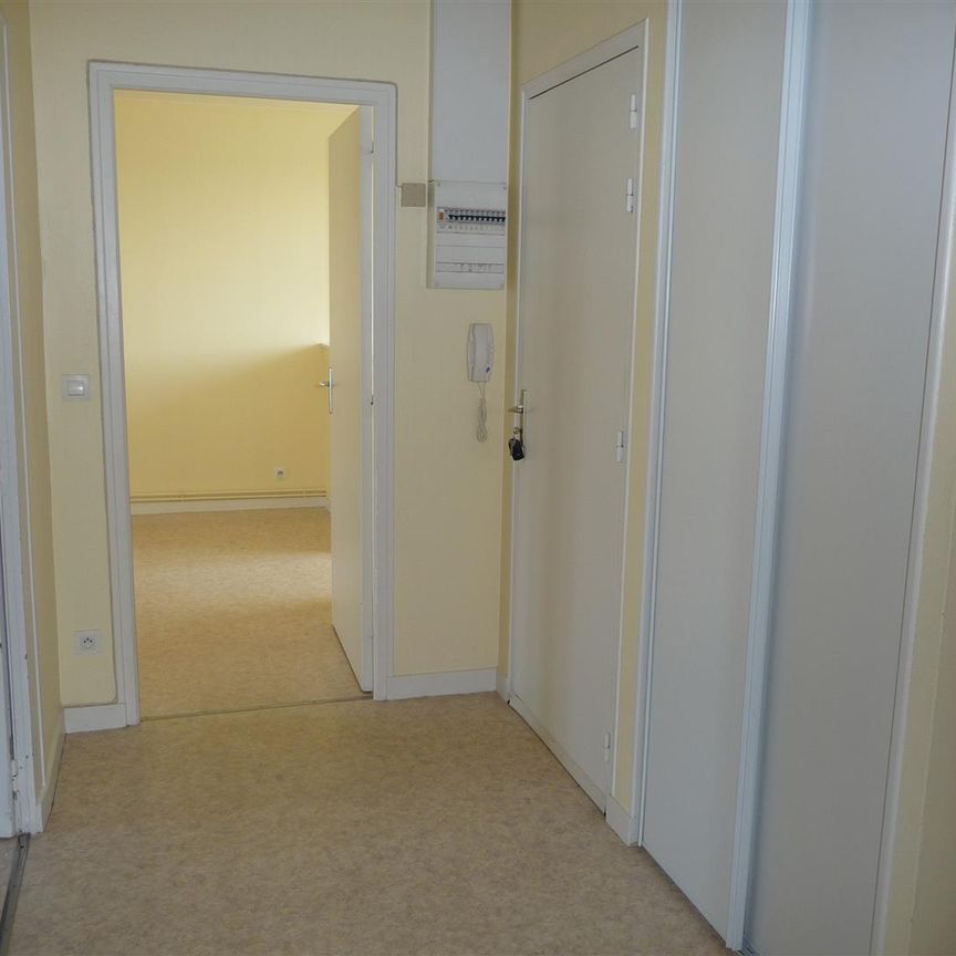 A louer : Appartement 3 Pièces à Fougères - Réf.2034CV - Photo 1