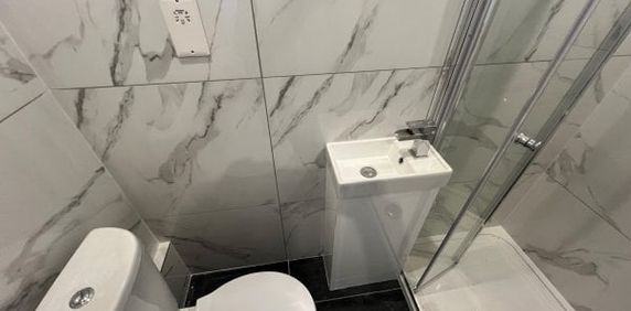 Horley 0 bedroom house share to rent - Photo 2