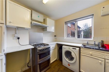 Monkswood Crescent, Tadley, Hampshire, RG26 - Photo 5