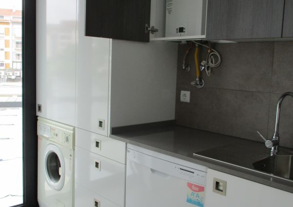 Excelente T0 no Centro da Cidade, mobilado e equipado, com lugar de garagem.