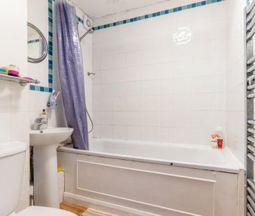 1 bedroom apartment to rent Harrowdene Gardens, Teddington, TW11 - Photo 6