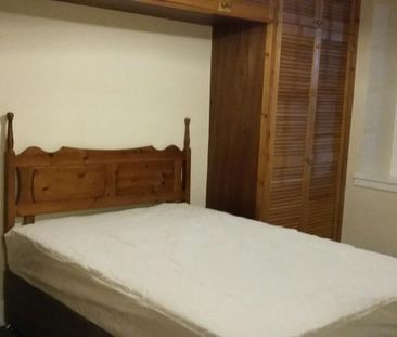 Nicolson Street, Edinburgh (Ref: 00000069) - Photo 3