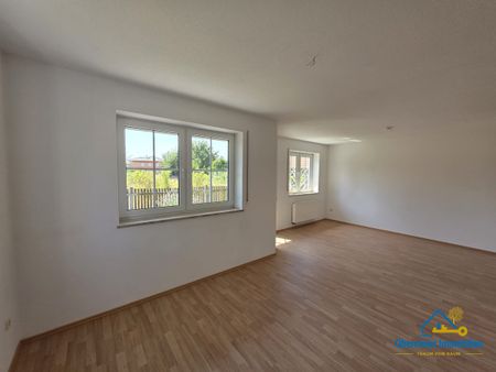 Top gepflegte, sofort bezugsfertige Doppelhaushälfte mit Garage in absolut ruhiger Lage - Photo 3