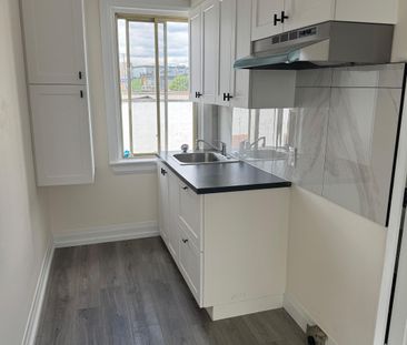 For Lease - 874 Clyde Avenue Unit# 1, McKellar Heights - Glabar Par... - Photo 1