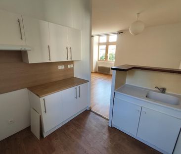 Location Appartement 4 pièces 75m² POITIERS 86000 - Photo 3