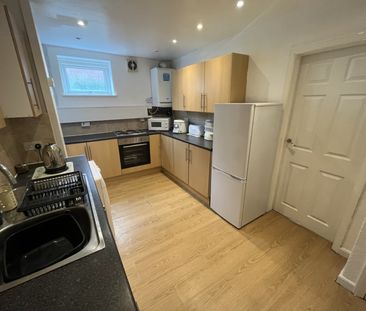 4 bedroom terraced house to rent - Photo 3