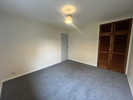 3 bedroom link detached house to rent - Photo 3