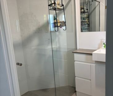 Varsity Lakes - Photo 2