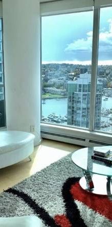 Luxurious sub-penthouse (32nd floor), all-inclusive, fully furnished - Photo 1