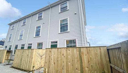 Waltham's Hidden Gem - Photo 4