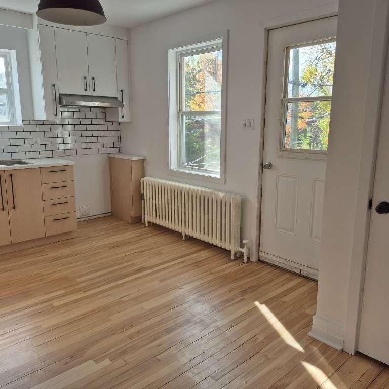 3 1/2 semi meubler - Photo 1