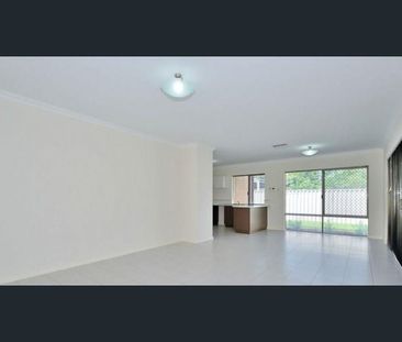 Modern Family Home- Spacious & Low-Maintenance - Photo 5