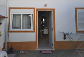 Quarto em zona central da Pontinha