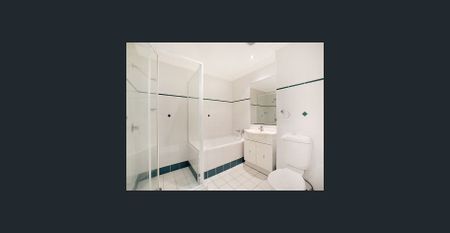 SPACIOUS 3 BEDROOM APARTMENT - HEART OF THE JUNCTION! - Photo 4