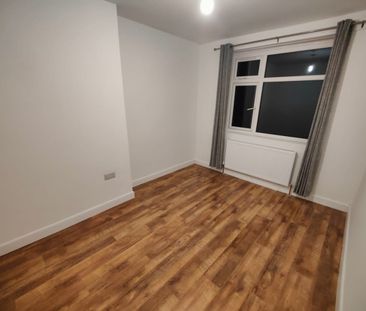 3 Bed Semi-Detached House, Humberstone Lane, LE4 - Photo 2