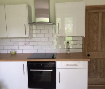 3 bedroom semi-detached house to rent - Photo 4