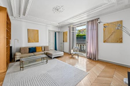 Location Appartement 6 pièces 159m² PARIS 16ème - Photo 2