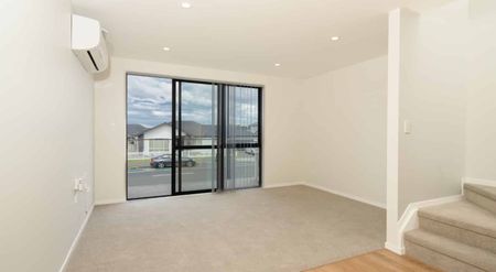 SILVERDALE, 3 BEDROOMS - Photo 2