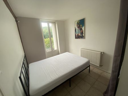 Location Appartement 4 pièces 95m² LE CREUSOT 71200 - Photo 3