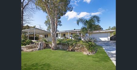Secluded haven for family living with bushland views - Photo 5