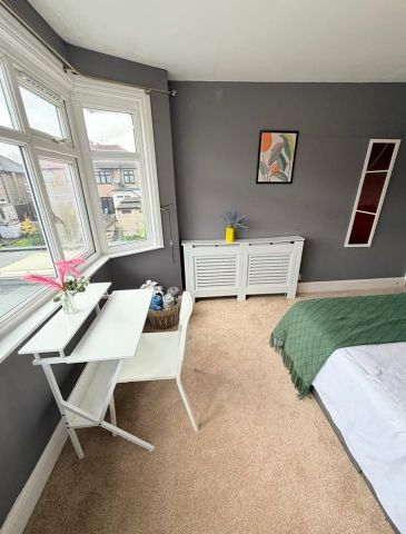 Room in a Shared House, Grasmere Avenue, HA9 - Photo 2