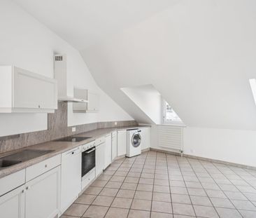 Lumineux appartement de 3 pièces mansardé - Photo 2