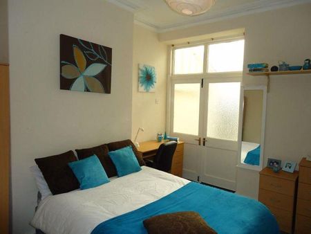 5 bedroom terraced house to rent - Photo 3