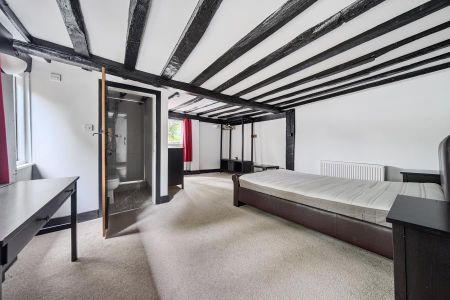 4 bedroom detached house to rent - Photo 2