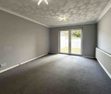 2 bedroom end of terrace house to rent - Photo 1