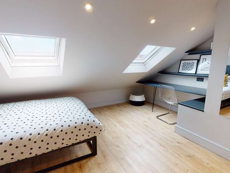 Join a stunning co-living home near the heart of the city, designed for aspirational living and vibrant community. Room D - Photo 4