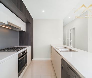 Sun-drenched 2-bed with a large terrace with floor boards (updated) - Photo 3