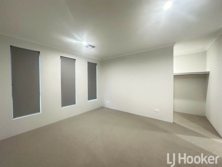 Beachfront Bliss at the End of the Street � Stunning Madora Bay! - Photo 2