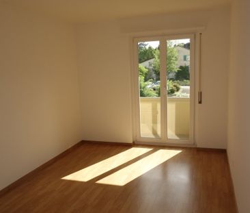 Zentral gelegene Wohnung mit grossem Balkon - Photo 5