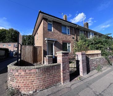 2 bedroom end of terrace house to rent - Photo 3