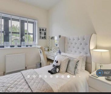 4 bedroom detached house to rent - Photo 4