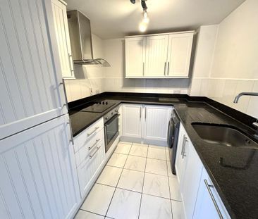 3 bedroom flat to rent - Photo 5