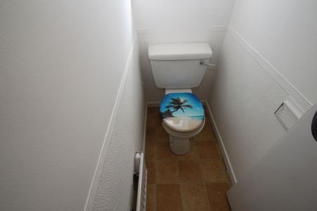 3 bedroom terraced house to rent - Photo 5