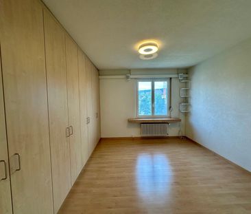 Wunderbare 4 Zimmer-Wohnung mit Cheminée und Balkon – in Oerlikon - Photo 3
