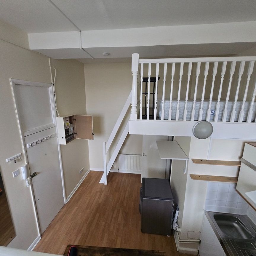 Studio Flat, High Road Leytonstone, E11 - Photo 1