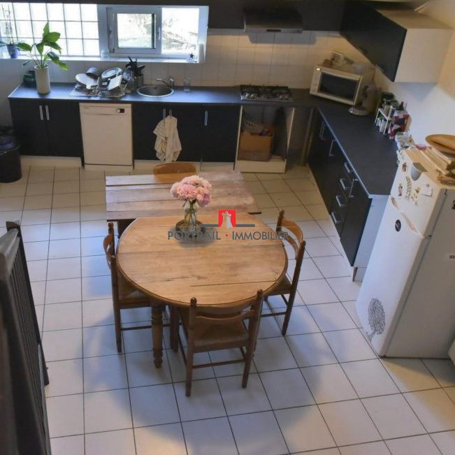 Maison ancienne à louer, 4 pièces - Bourg 33710 - Photo 1