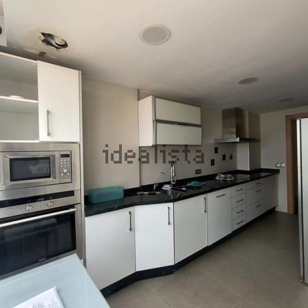 Alquiler de piso en Calle Beethoven - Photo 1