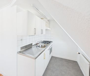 Charmante 2-Zimmer-Dachwohnung an der Teufener Strasse - Photo 2
