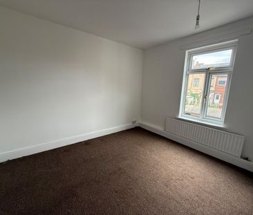 2 bed Terraced - To Let - Photo 6