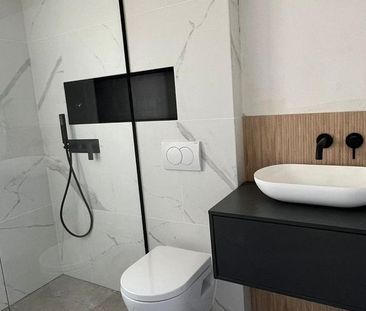 Luxury Semidetached House for rent in Nueva Andalucia, Spain - Photo 4