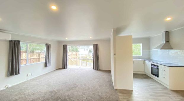 Drink coffee on the deck in the sun or grow veggies in the garden! - Photo 1