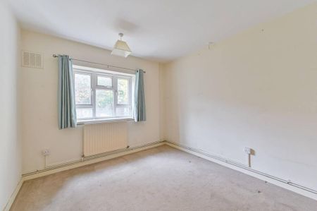 3 bedroom flat to rent - Photo 3