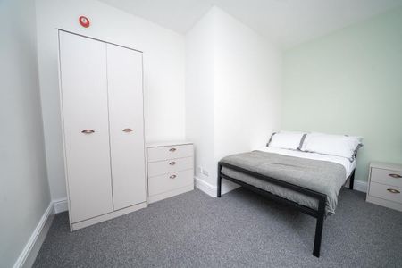 Student Apartment 3 bedroom, Broomhall, Sheffield - Photo 2